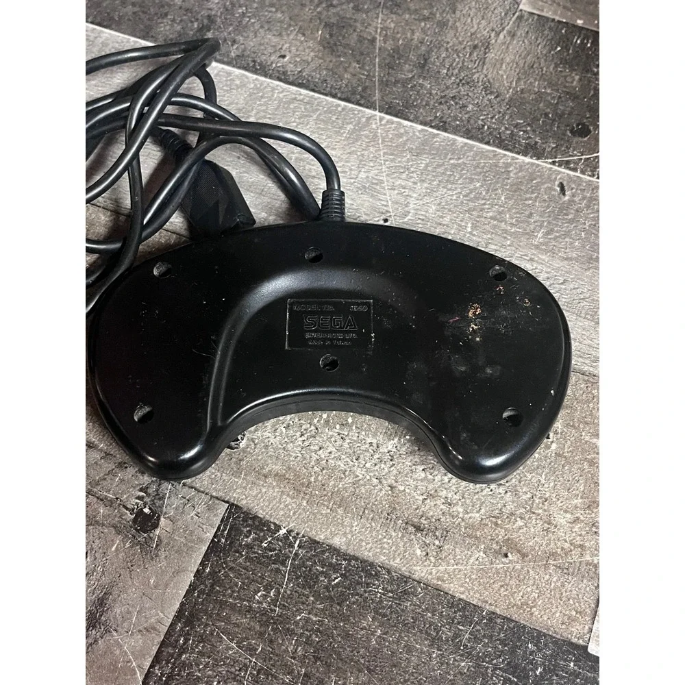 Sega Genesis Control Pad Model 1650 3-Button Wired Controller with Original Box